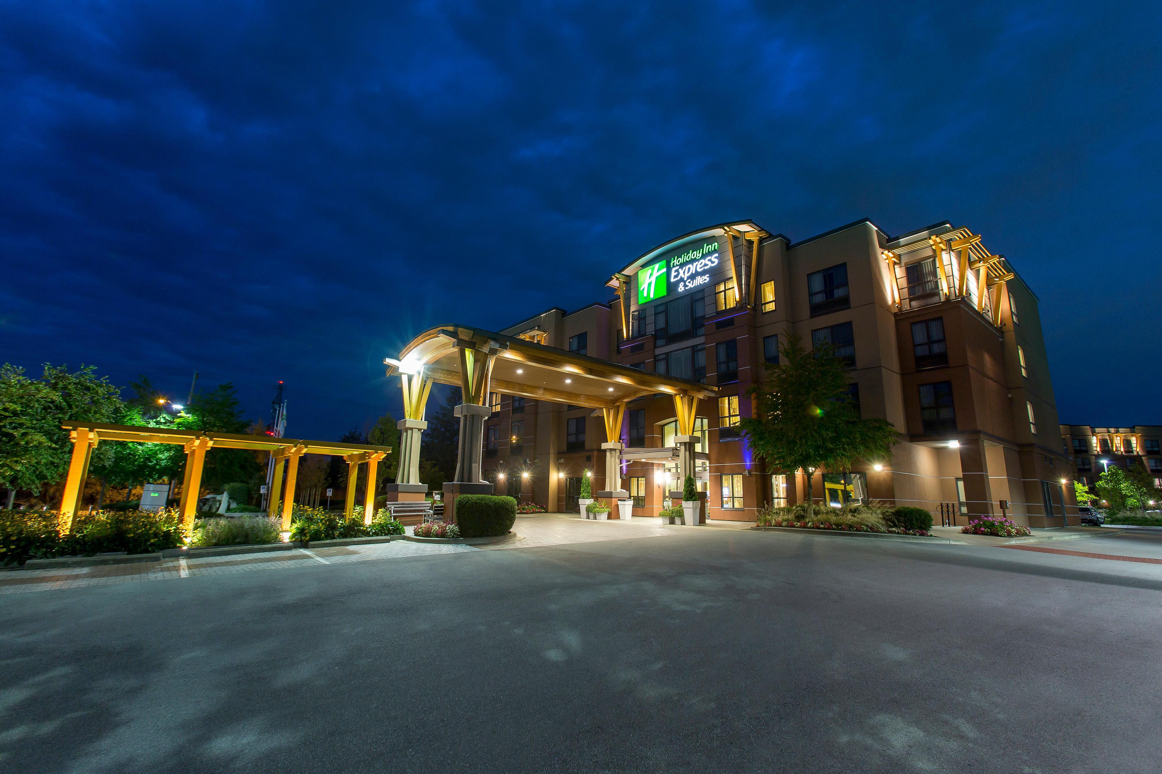 Holiday Inn Express & Suites Riverport Richmond, An Ihg Hotel Екстериор снимка