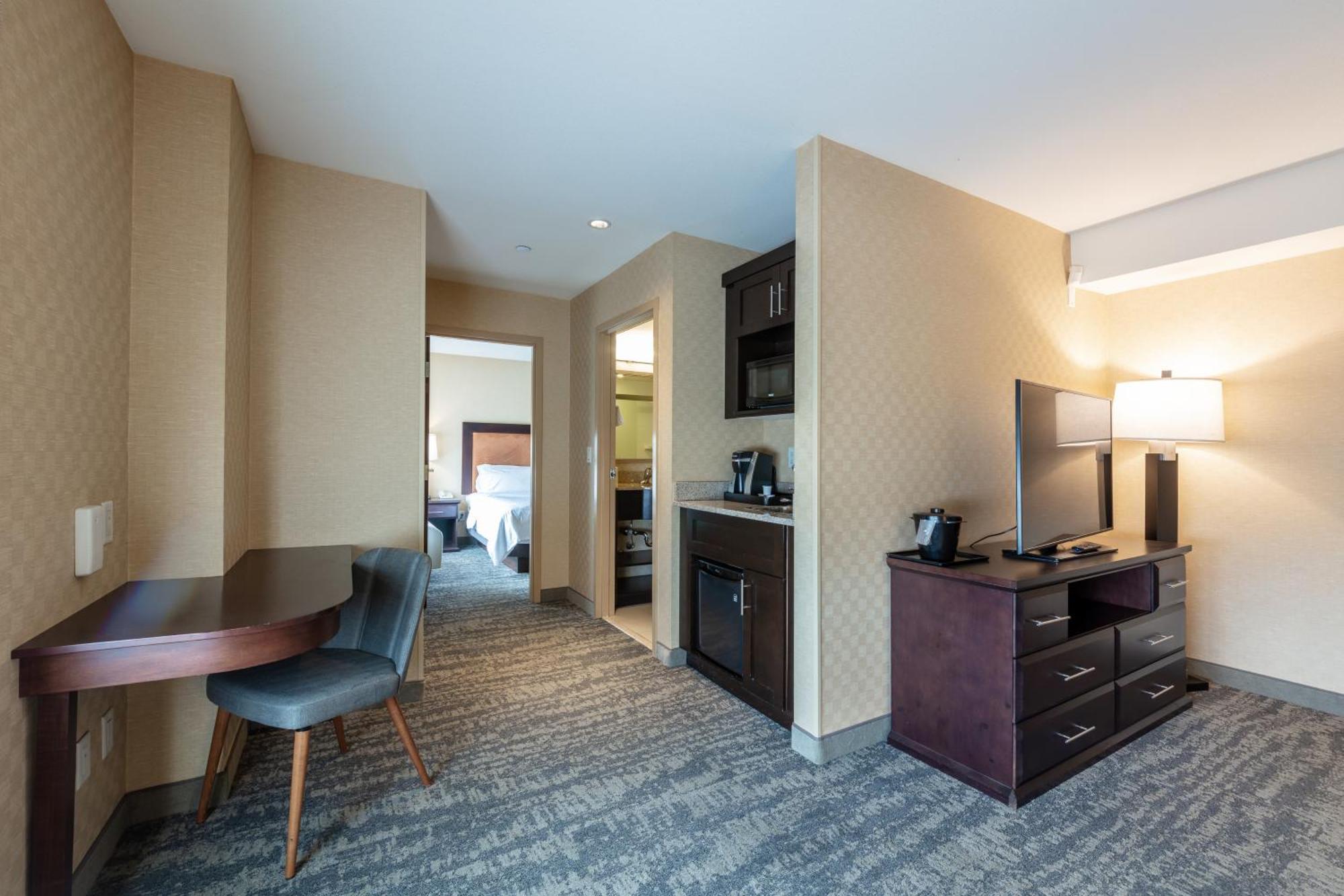 Holiday Inn Express & Suites Riverport Richmond, An Ihg Hotel Стая снимка